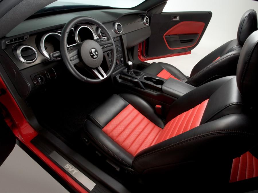  Shelby GT500 2005 года  (фото 3 из 30)